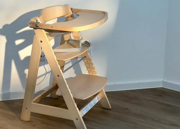 Family&friends In Apartment *