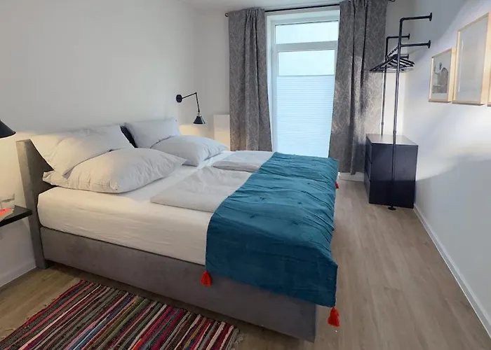 Family&friends In Apartment